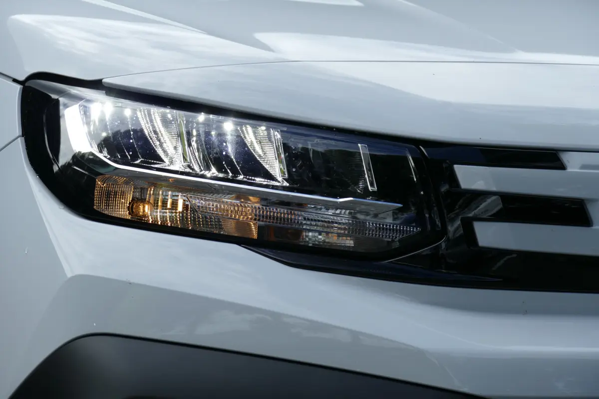 Standaard - Elektrisch | Elektrisch verstelbare en verwarmbare buitenspiegels | Parkeersensoren achter | Verwarmbare voorstoelen