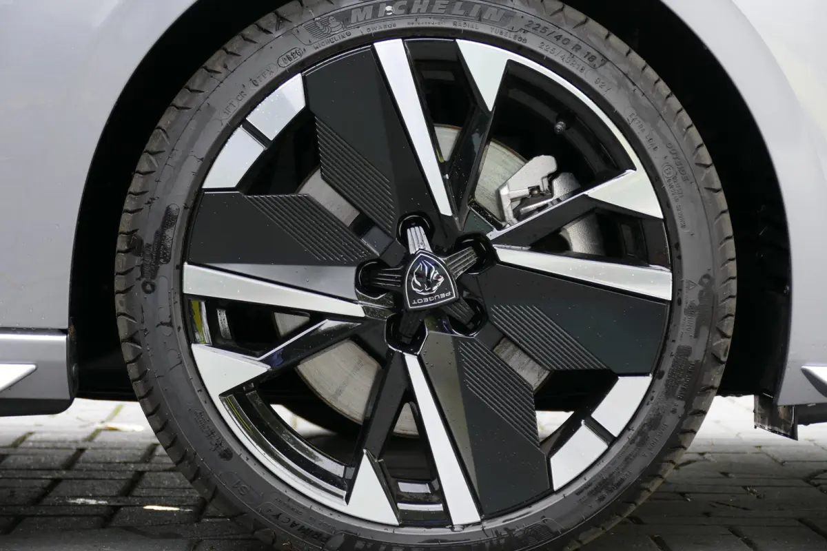 GT | Bekleding Alcantara/kunstleder | Driver Sport Pack | Elektrische parkeerrem