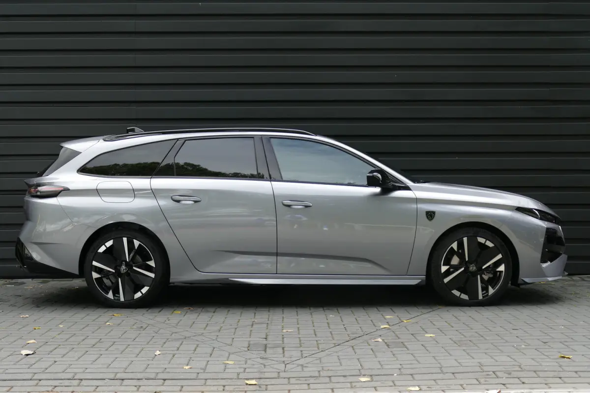 GT | Bekleding Alcantara/kunstleder | Driver Sport Pack | Elektrische parkeerrem