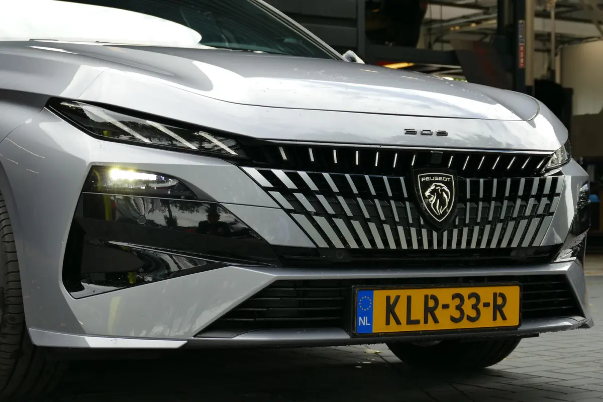 GT | Bekleding Alcantara/kunstleder | Driver Sport Pack | Elektrische parkeerrem