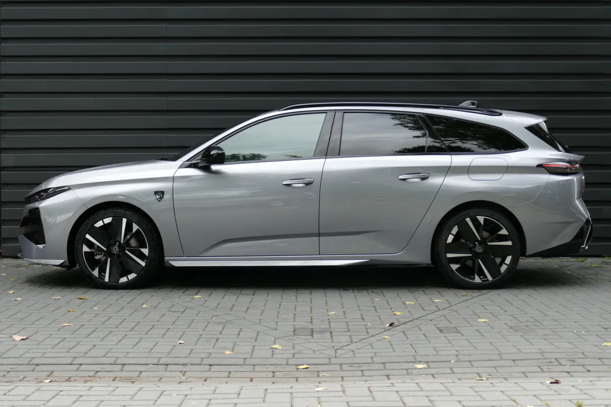 GT | Bekleding Alcantara/kunstleder | Driver Sport Pack | Elektrische parkeerrem