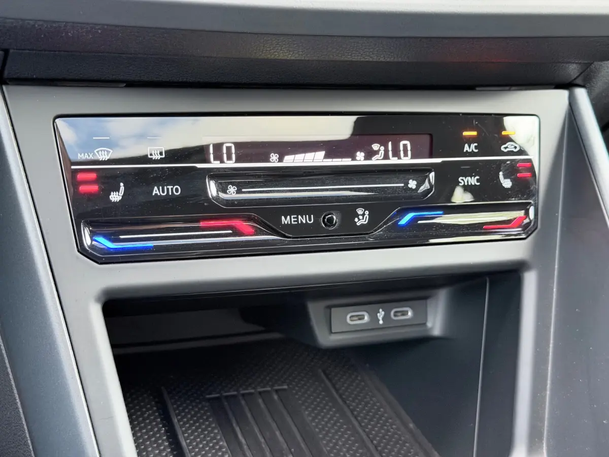 1.5 TSI R-Line Pano/Keylesa/Camera