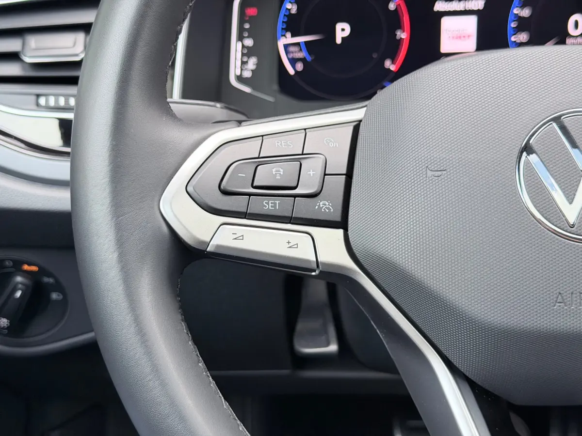 1.5 TSI R-Line Pano/Keylesa/Camera