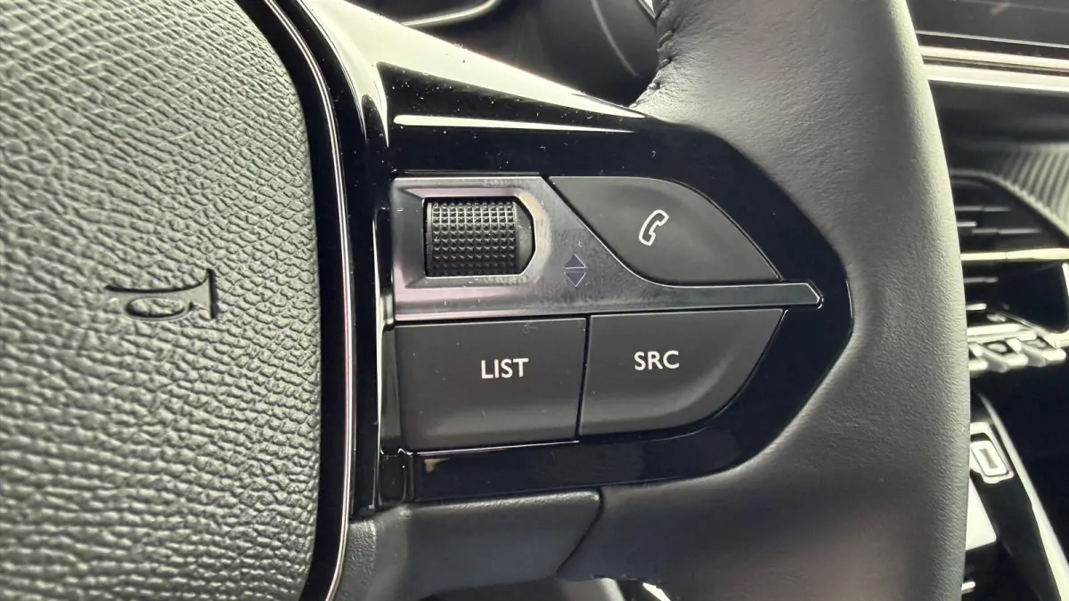 Allure | Active Safety Brake met camera en radar (automatisch noodremsysteem) met Distance Alert (waarschuwing dreigende aanrijding) | Advanced Active Safety Brake met camera en radar | Clim