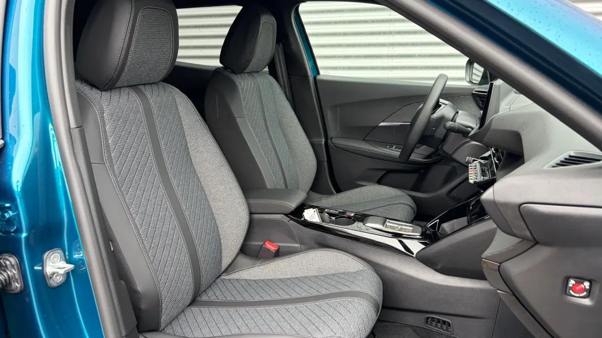 Allure | Active Safety Brake met camera en radar (automatisch noodremsysteem) met Distance Alert (waarschuwing dreigende aanrijding) | Advanced Active Safety Brake met camera en radar | Clim