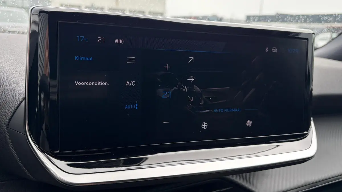 Allure | Active Safety Brake met camera en radar (automatisch noodremsysteem) met Distance Alert (waarschuwing dreigende aanrijding) | Advanced Active Safety Brake met camera en radar | Clim