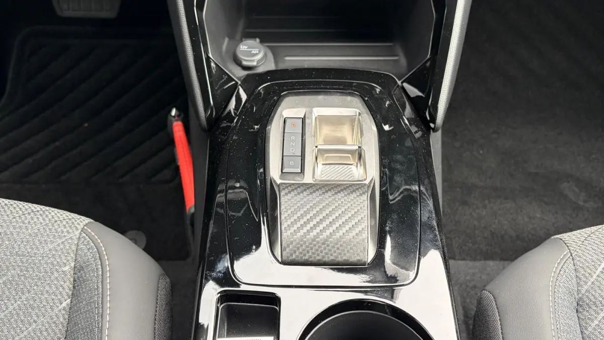 Allure | Active Safety Brake met camera en radar (automatisch noodremsysteem) met Distance Alert (waarschuwing dreigende aanrijding) | Advanced Active Safety Brake met camera en radar | Clim