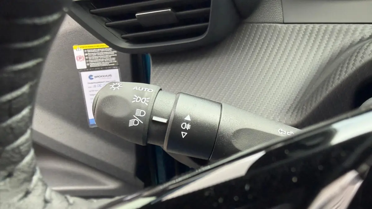 Allure | Active Safety Brake met camera en radar (automatisch noodremsysteem) met Distance Alert (waarschuwing dreigende aanrijding) | Advanced Active Safety Brake met camera en radar | Clim