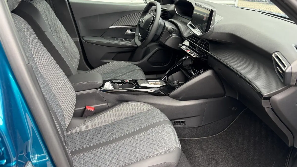 Allure | Active Safety Brake met camera en radar (automatisch noodremsysteem) met Distance Alert (waarschuwing dreigende aanrijding) | Advanced Active Safety Brake met camera en radar | Clim