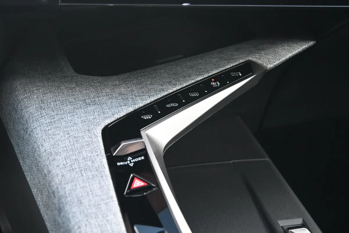 GT | Adaptieve cruise control met Stop&Go functie | LED 3D-achterlichten | Pack Safety Plus