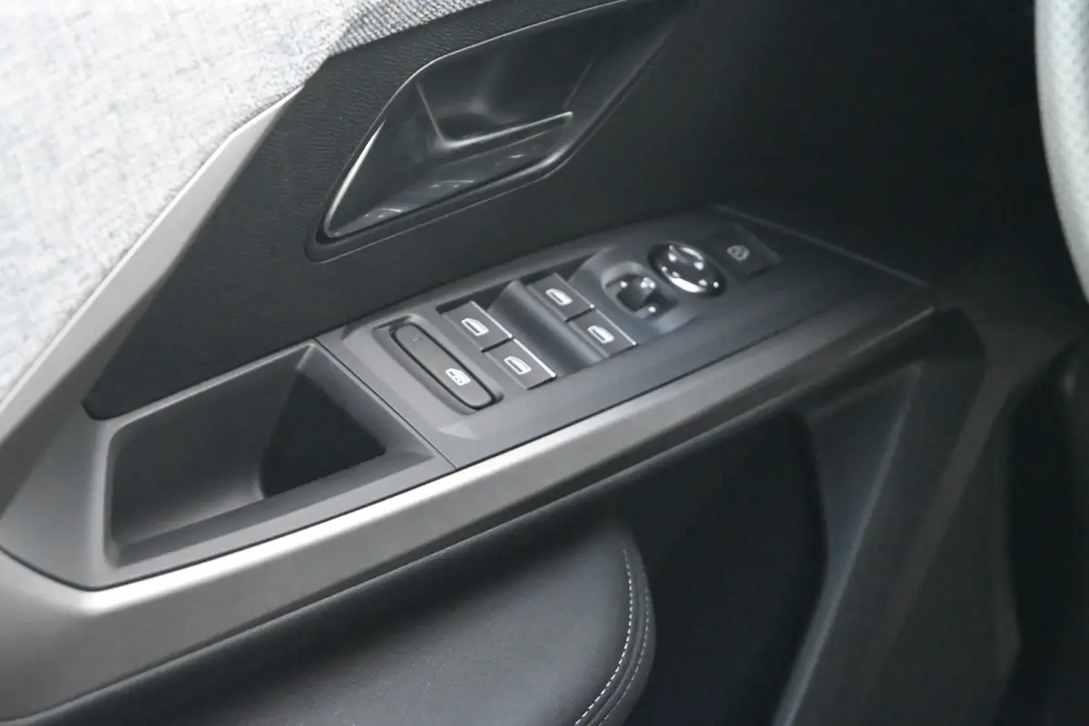 GT | Adaptieve cruise control met Stop&Go functie | LED 3D-achterlichten | Pack Safety Plus