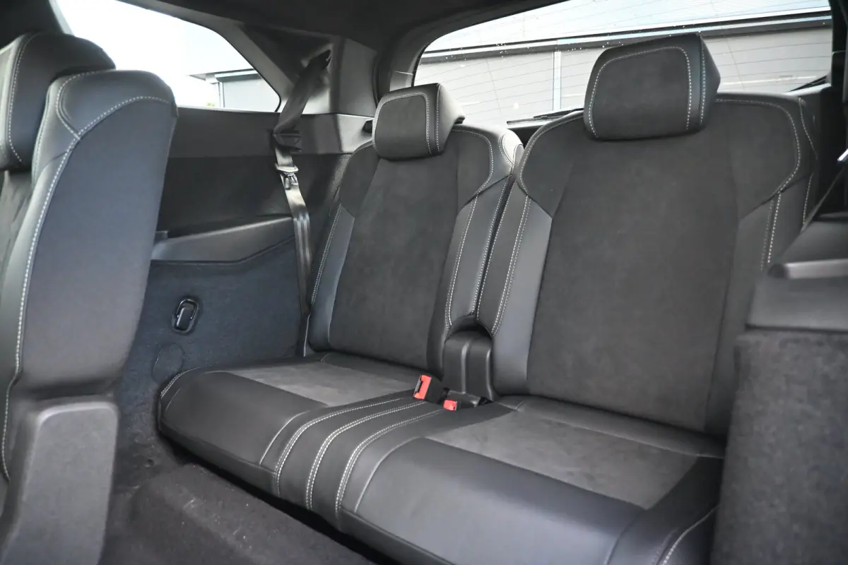 GT | Adaptieve cruise control met Stop&Go functie | LED 3D-achterlichten | Pack Safety Plus