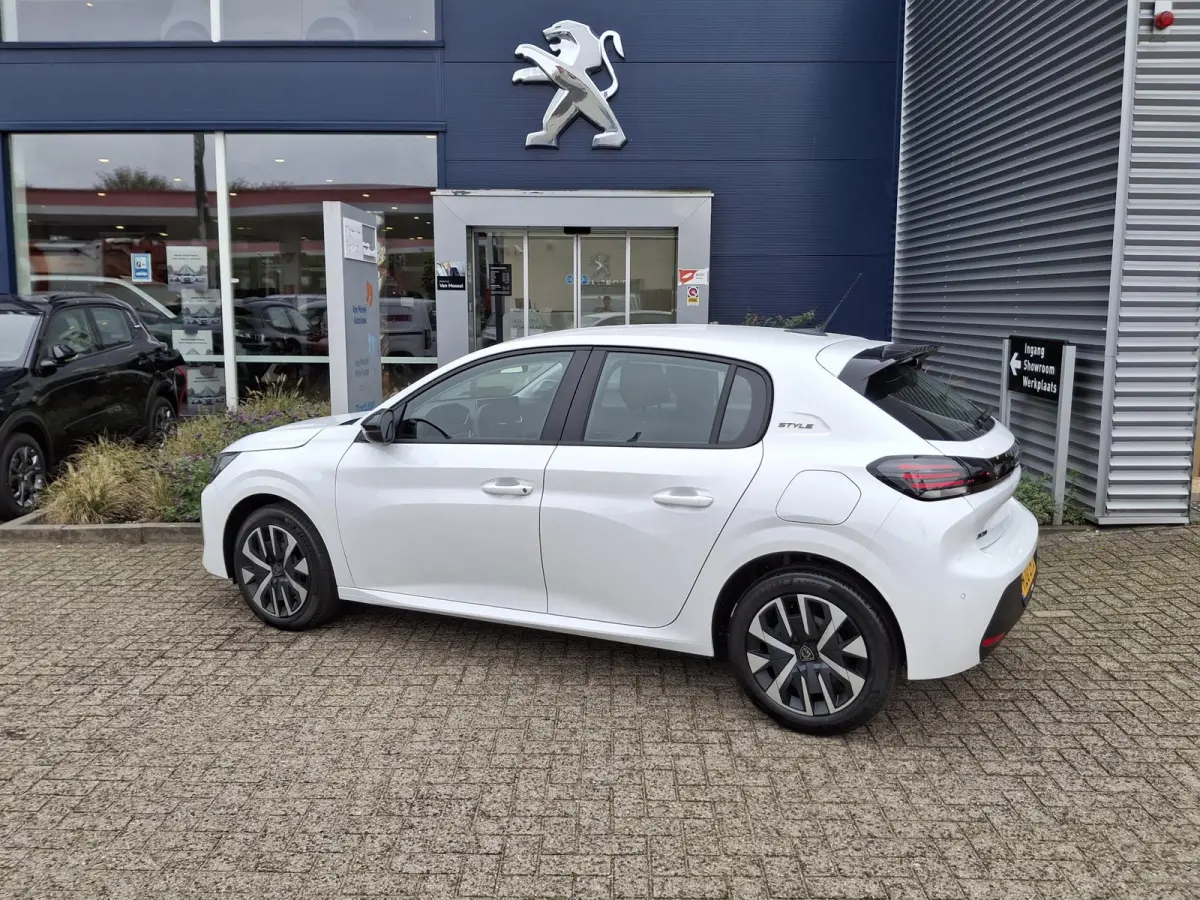 1.2 Hybrid 110 e-DCS6 Style | Automaat | Parkeerhulp | Cruise Control | Apple CarPlay/Android Auto