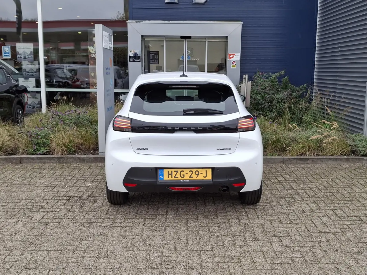 1.2 Hybrid 110 e-DCS6 Style | Automaat | Parkeerhulp | Cruise Control | Apple CarPlay/Android Auto