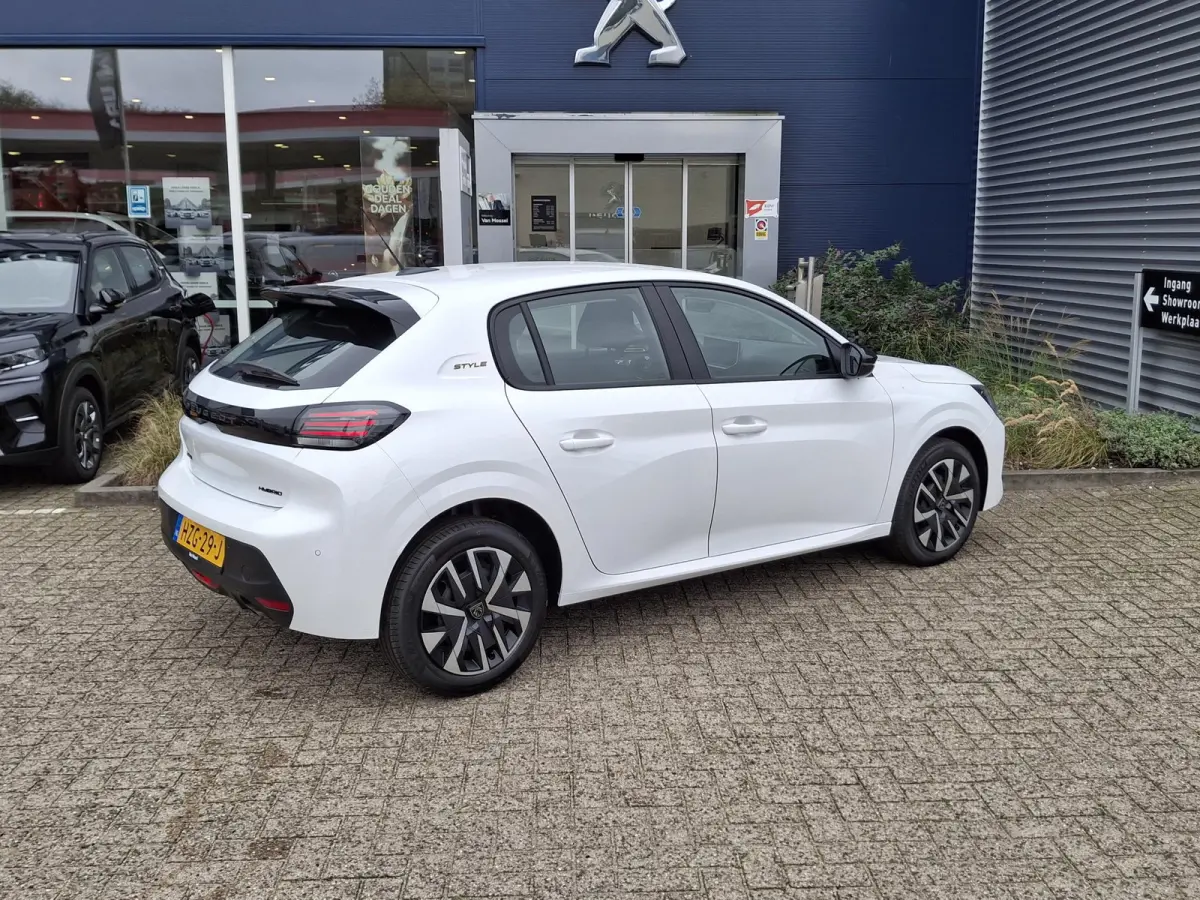1.2 Hybrid 110 e-DCS6 Style | Automaat | Parkeerhulp | Cruise Control | Apple CarPlay/Android Auto
