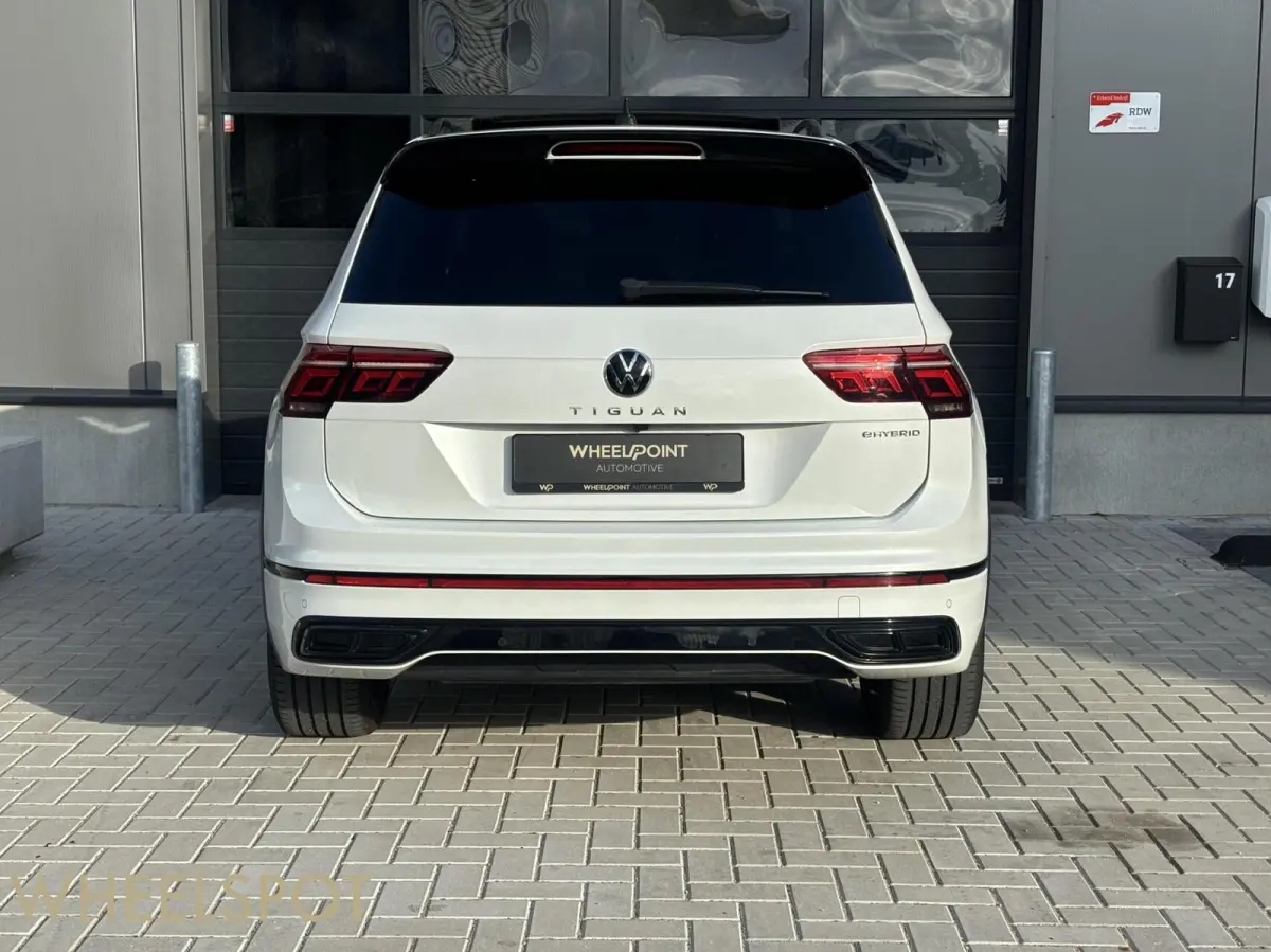 1.4 TSI eHybrid R-Line|HEADUP|PANO|Carplay