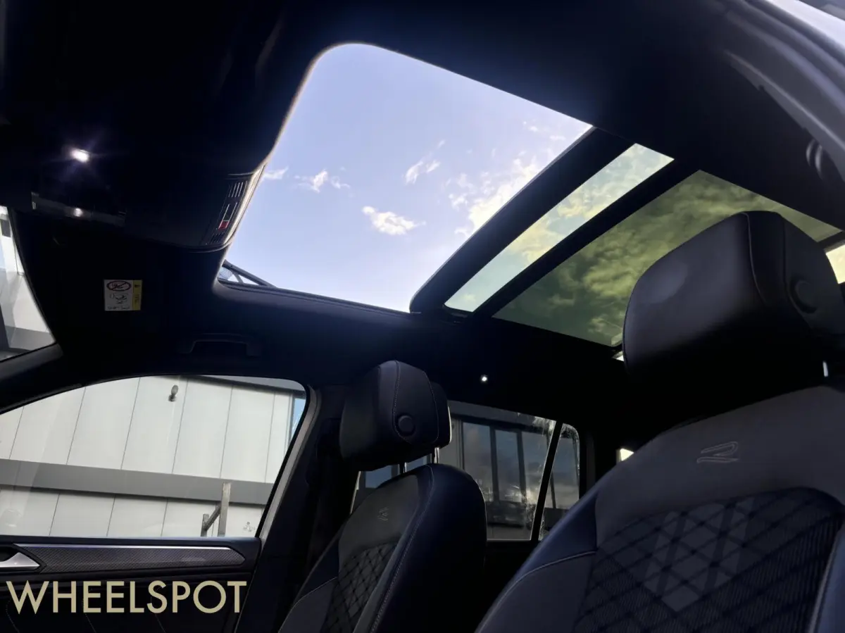 1.4 TSI eHybrid R-Line|HEADUP|PANO|Carplay