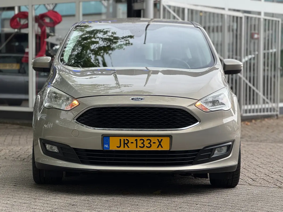 1.0 Titanium Facelift Airco Cruise Luxe uitvoering NWE APK