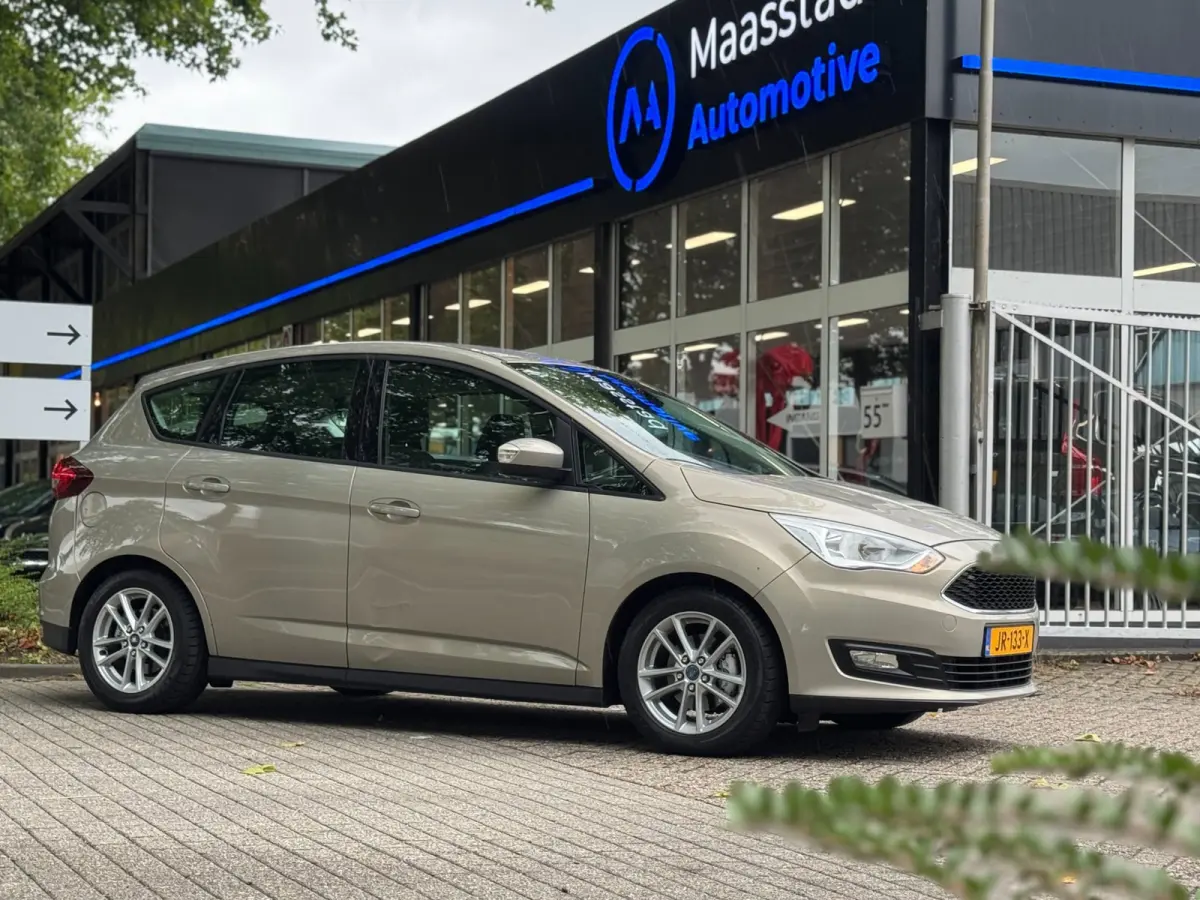 1.0 Titanium Facelift Airco Cruise Luxe uitvoering NWE APK
