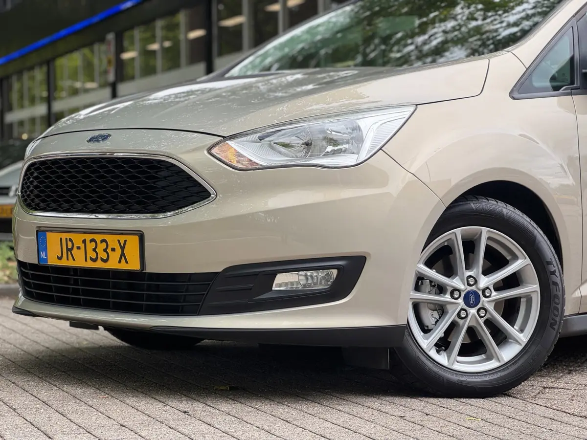 1.0 Titanium Facelift Airco Cruise Luxe uitvoering NWE APK