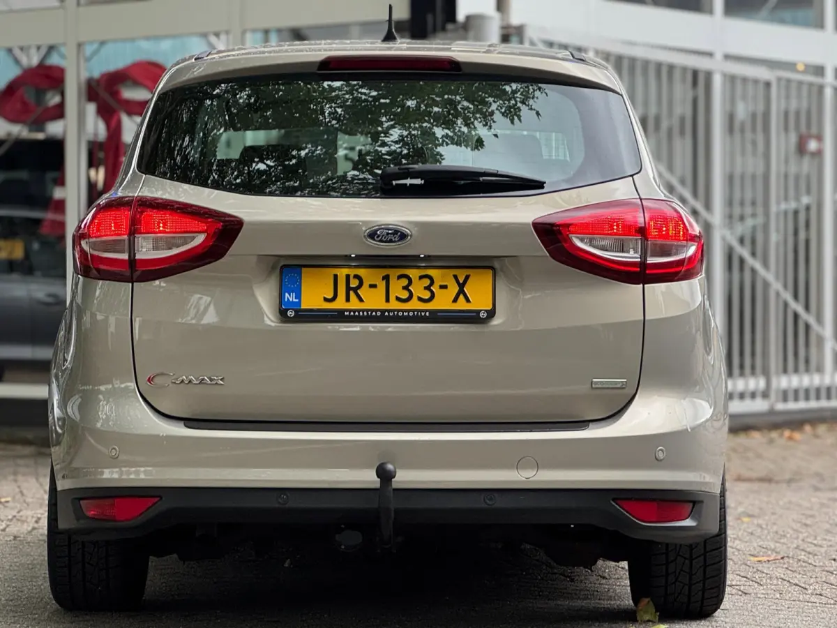 1.0 Titanium Facelift Airco Cruise Luxe uitvoering NWE APK