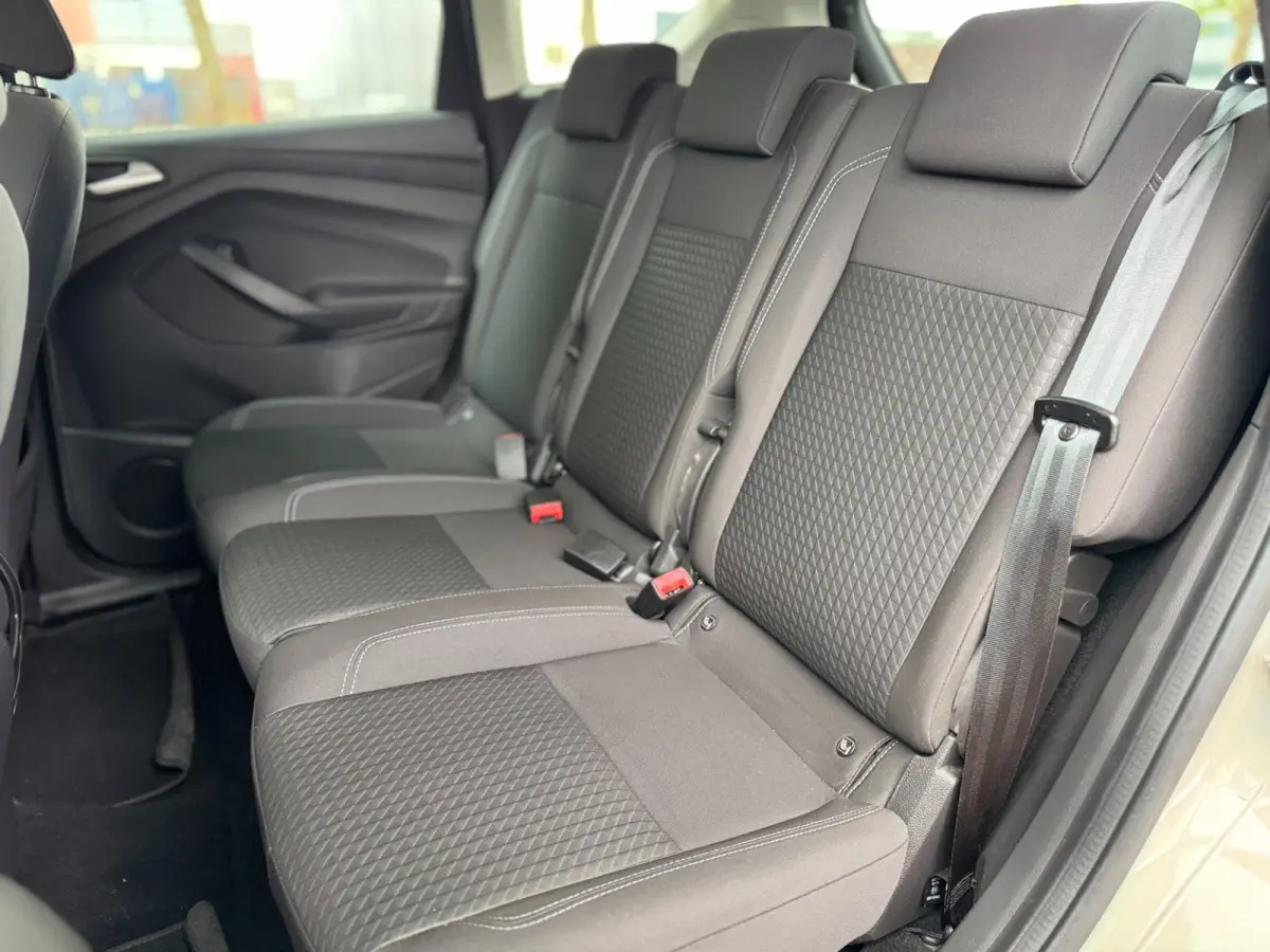 1.0 Titanium Facelift Airco Cruise Luxe uitvoering NWE APK