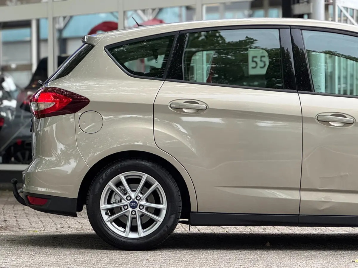 1.0 Titanium Facelift Airco Cruise Luxe uitvoering NWE APK