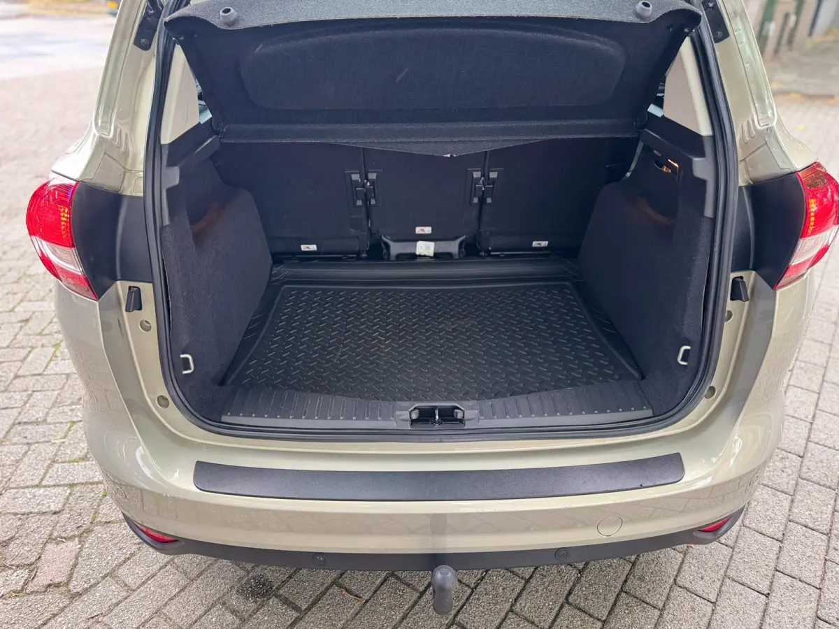 1.0 Titanium Facelift Airco Cruise Luxe uitvoering NWE APK