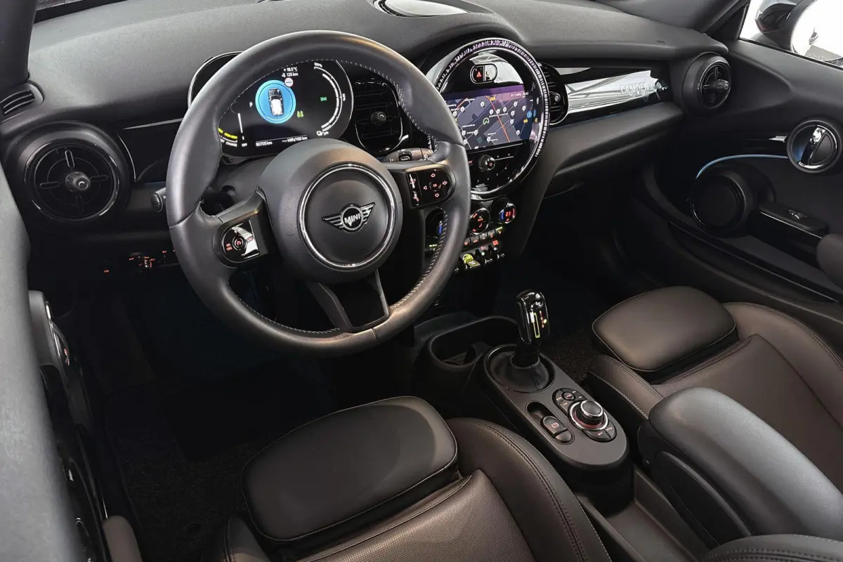Camden Go Edition 33 kWh SOH 97% Apple CarPlay Achteruitrijcamera Sportstoelen Stoelverwarming