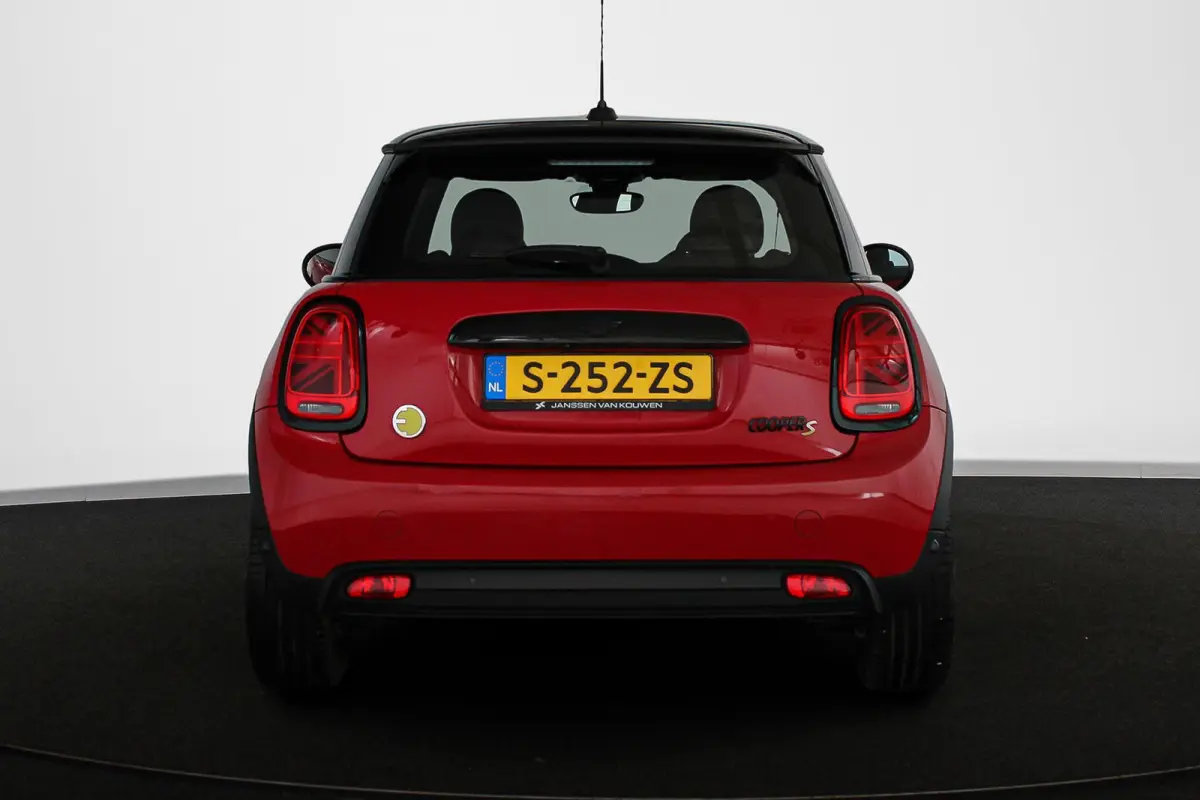Camden Go Edition 33 kWh SOH 97% Apple CarPlay Achteruitrijcamera Sportstoelen Stoelverwarming