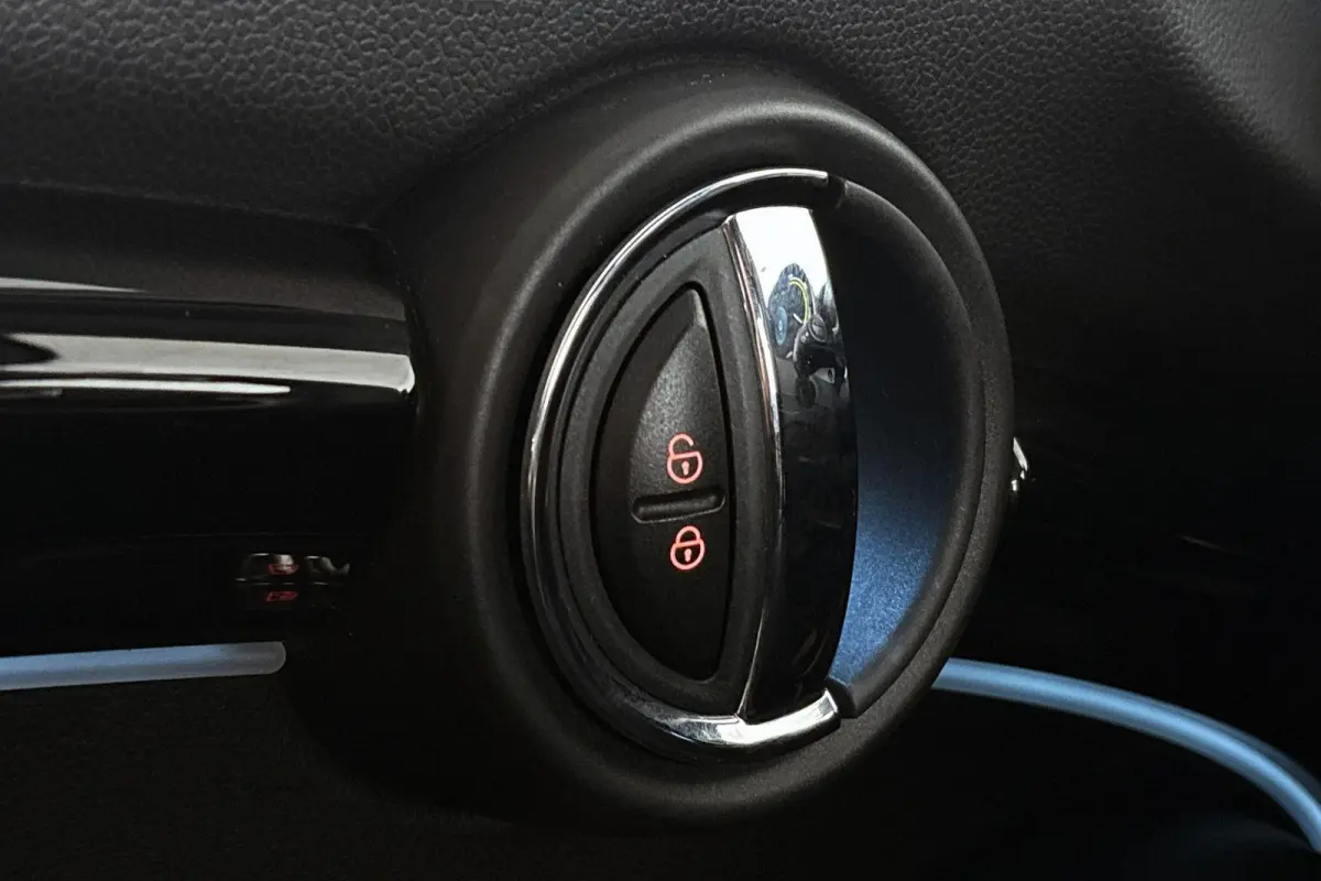 Camden Go Edition 33 kWh SOH 97% Apple CarPlay Achteruitrijcamera Sportstoelen Stoelverwarming