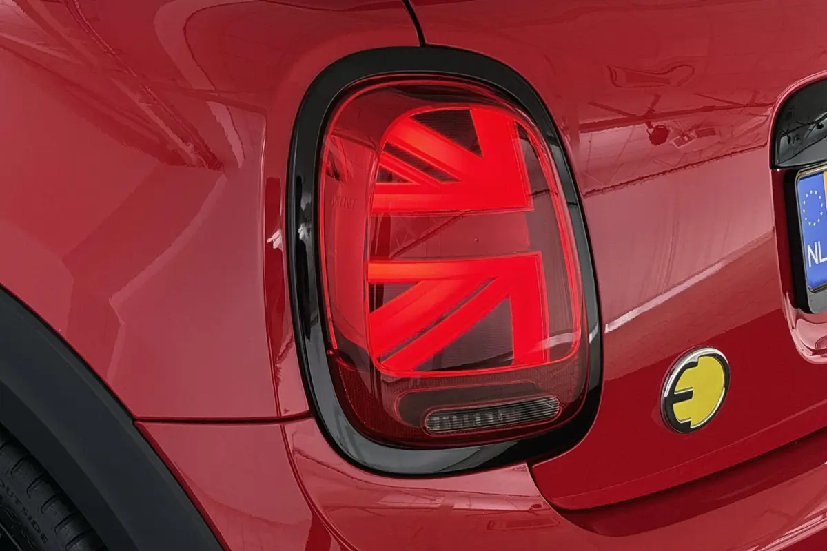 Camden Go Edition 33 kWh SOH 97% Apple CarPlay Achteruitrijcamera Sportstoelen Stoelverwarming