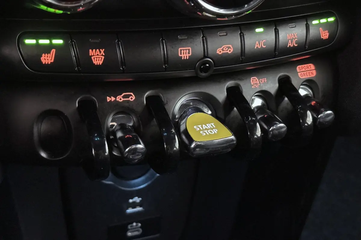 Camden Go Edition 33 kWh SOH 97% Apple CarPlay Achteruitrijcamera Sportstoelen Stoelverwarming