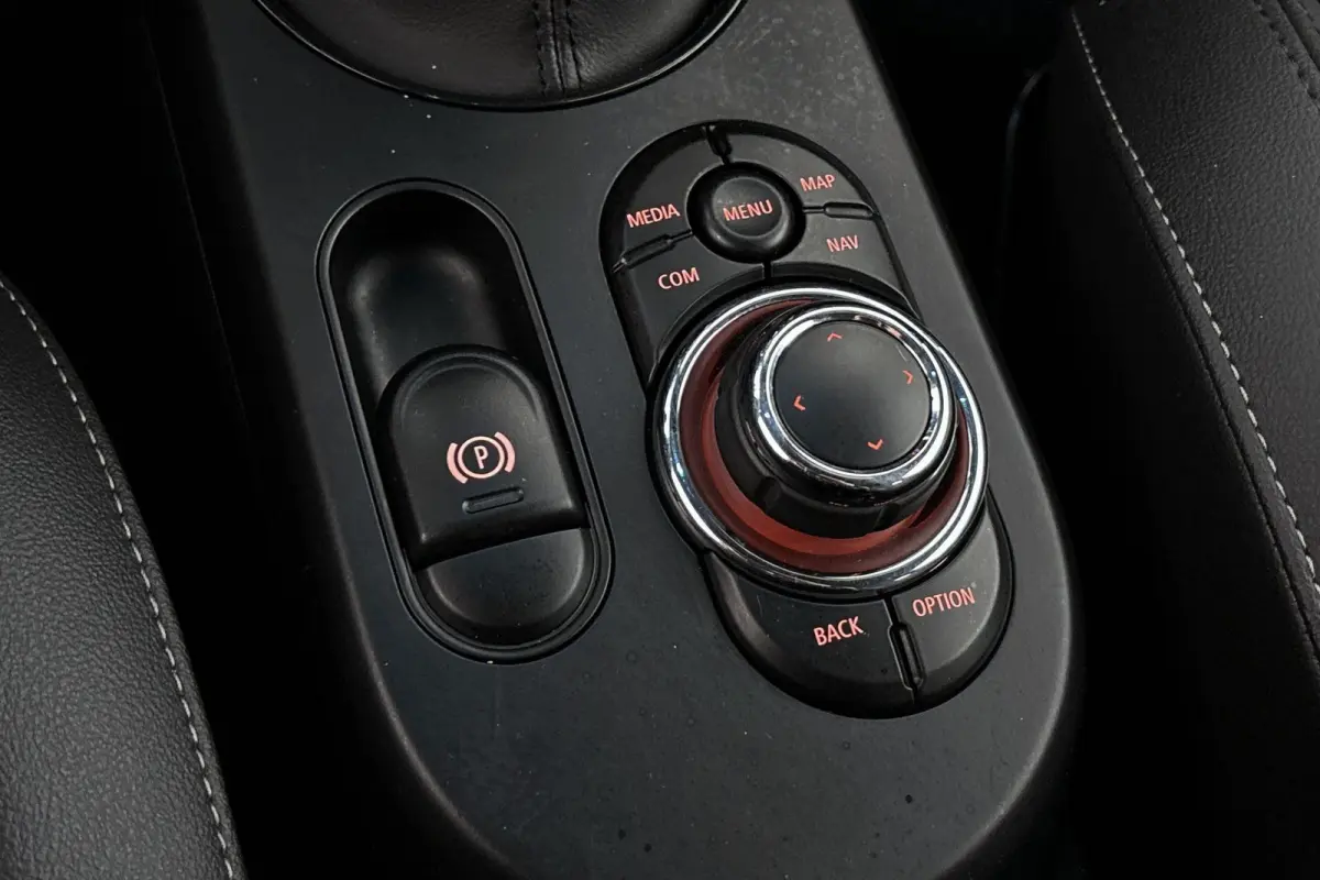 Camden Go Edition 33 kWh SOH 97% Apple CarPlay Achteruitrijcamera Sportstoelen Stoelverwarming