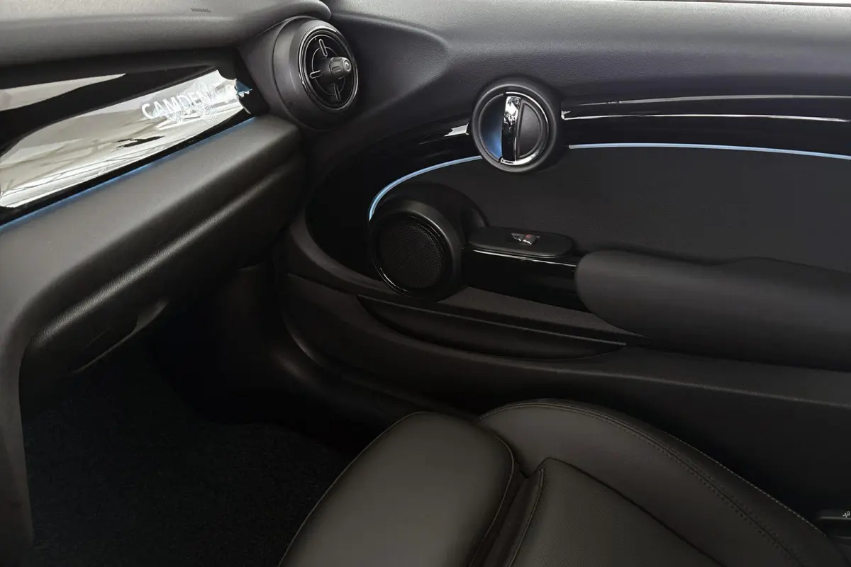 Camden Go Edition 33 kWh SOH 97% Apple CarPlay Achteruitrijcamera Sportstoelen Stoelverwarming