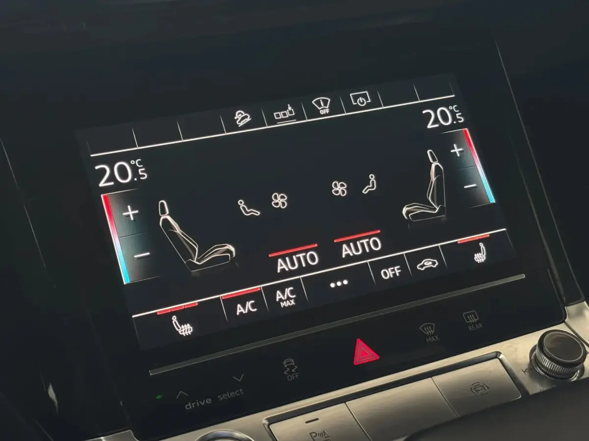 55 quattro edition 95 kWh S-Line 91%SoH(Dealer ondH, Panorama, Camera, Head-up, B&O, Carplay, Etc)