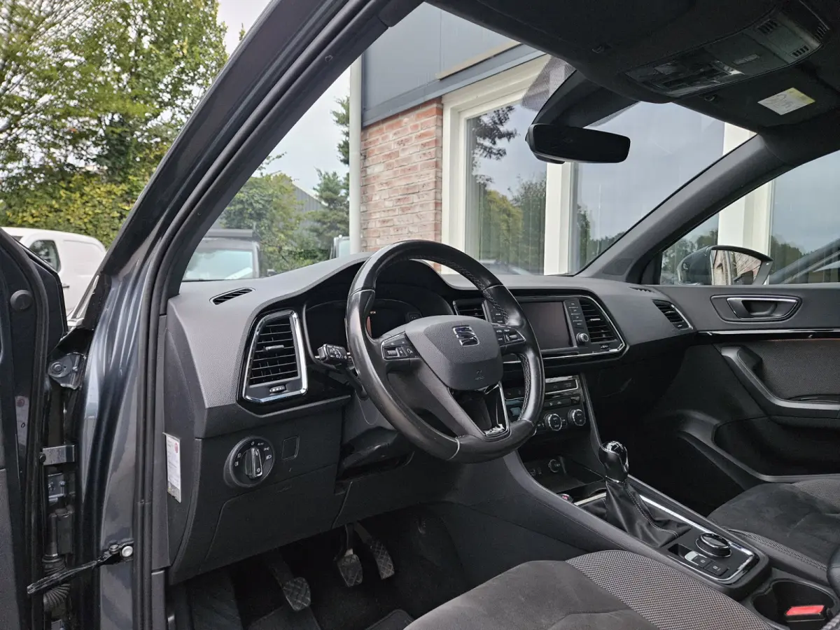1.5 TSI FR Business Intense Trekhaak! 150PK! LED! Schuif/Panoramadak! Carplay!