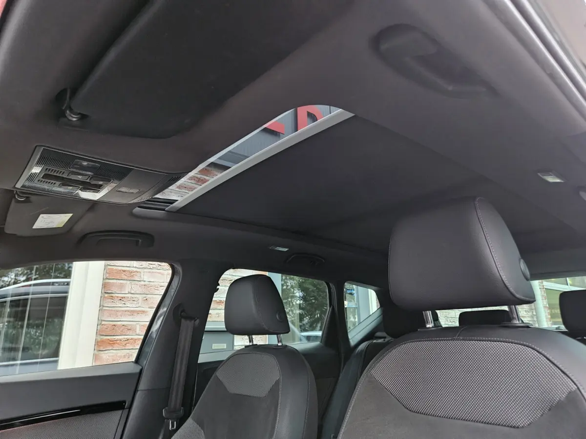 1.5 TSI FR Business Intense Trekhaak! 150PK! LED! Schuif/Panoramadak! Carplay!