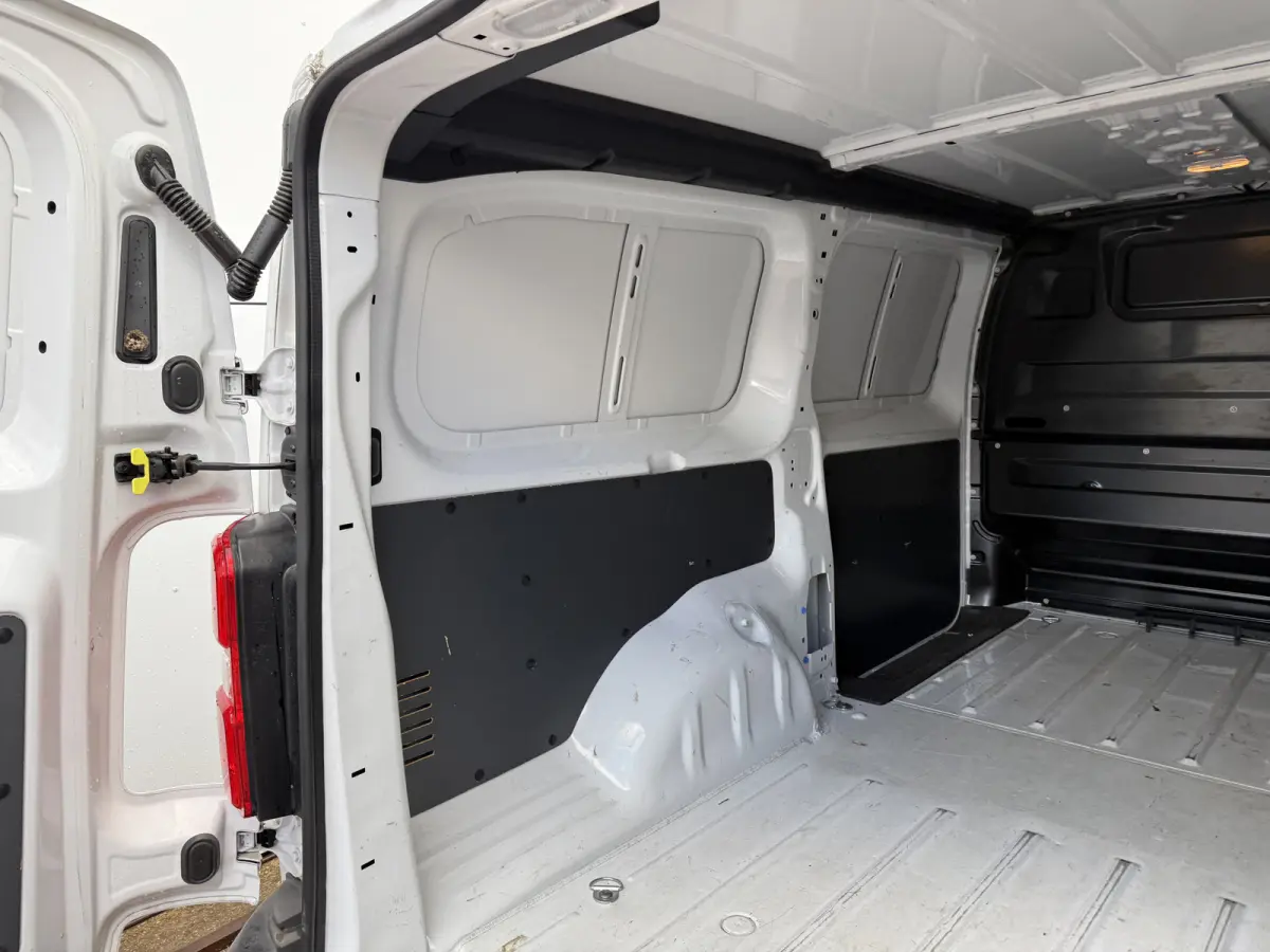 Worker 75kWh 136PK L3 348km WLTP EV Snelladen Climate control Cruise control Laadkabel