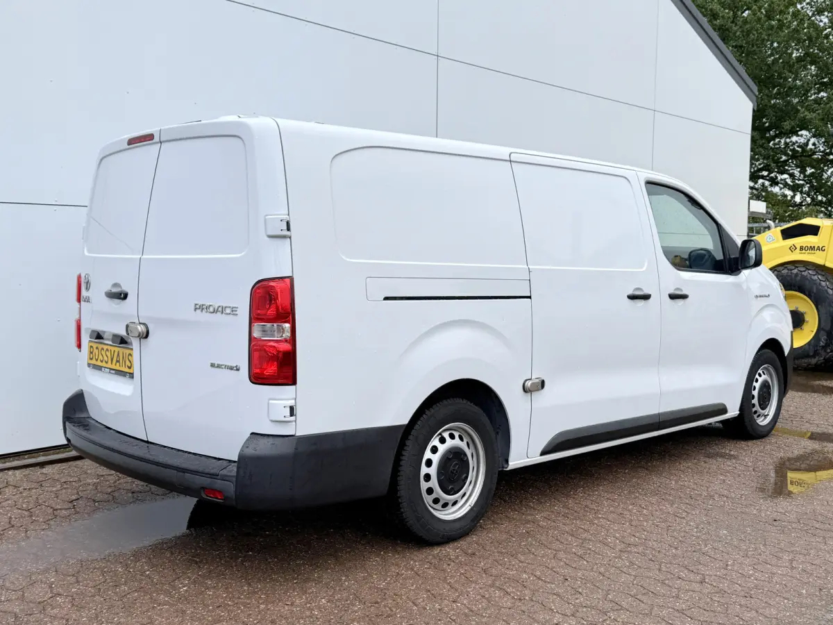 Worker 75kWh 136PK L3 348km WLTP EV Snelladen Climate control Cruise control Laadkabel