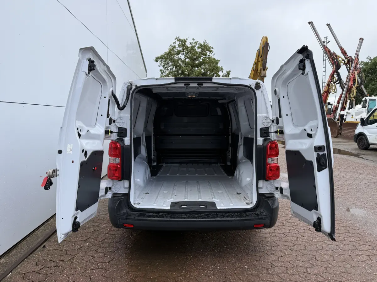 Worker 75kWh 136PK L3 348km WLTP EV Snelladen Climate control Cruise control Laadkabel