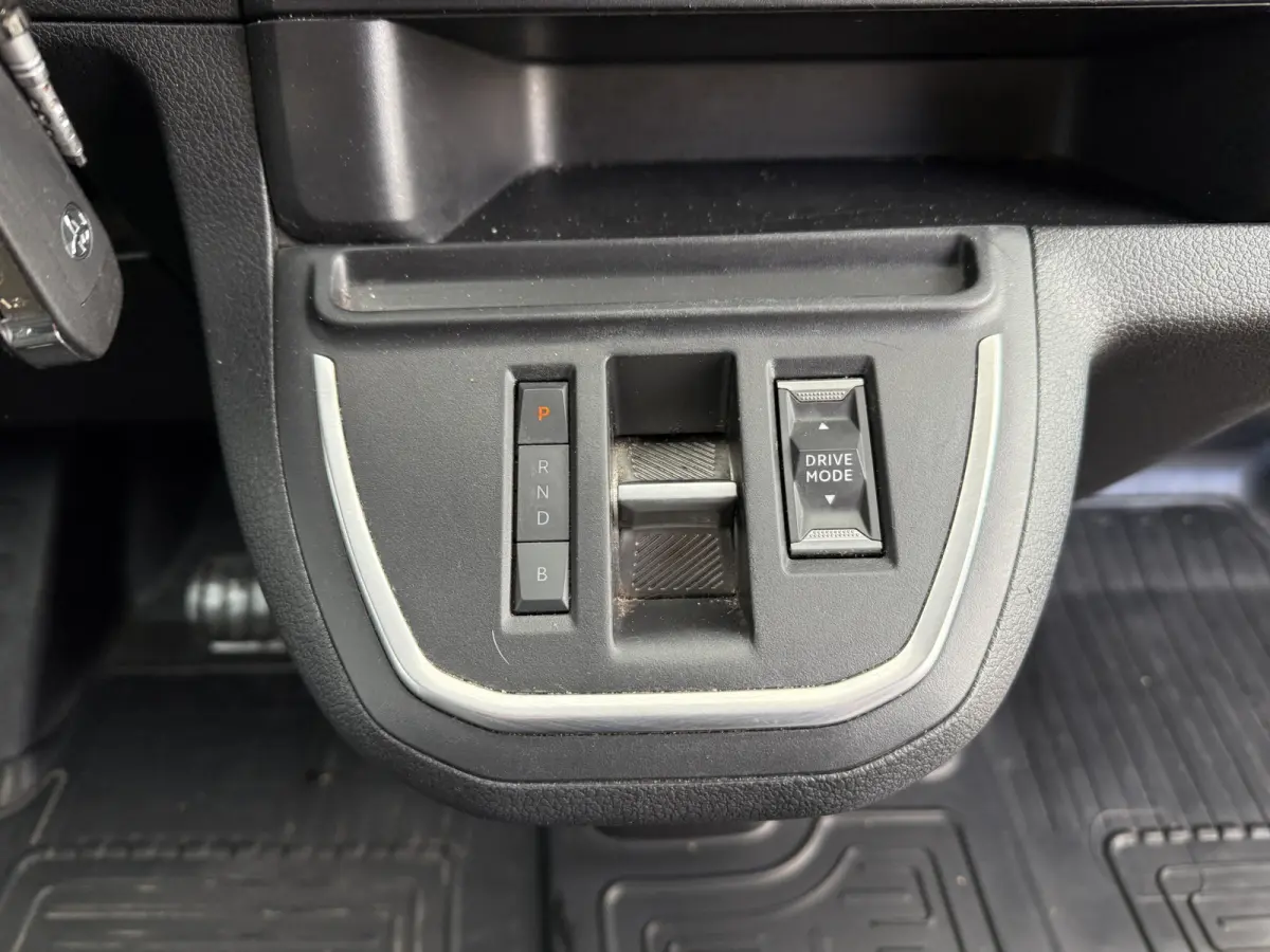 Worker 75kWh 136PK L3 348km WLTP EV Snelladen Climate control Cruise control Laadkabel