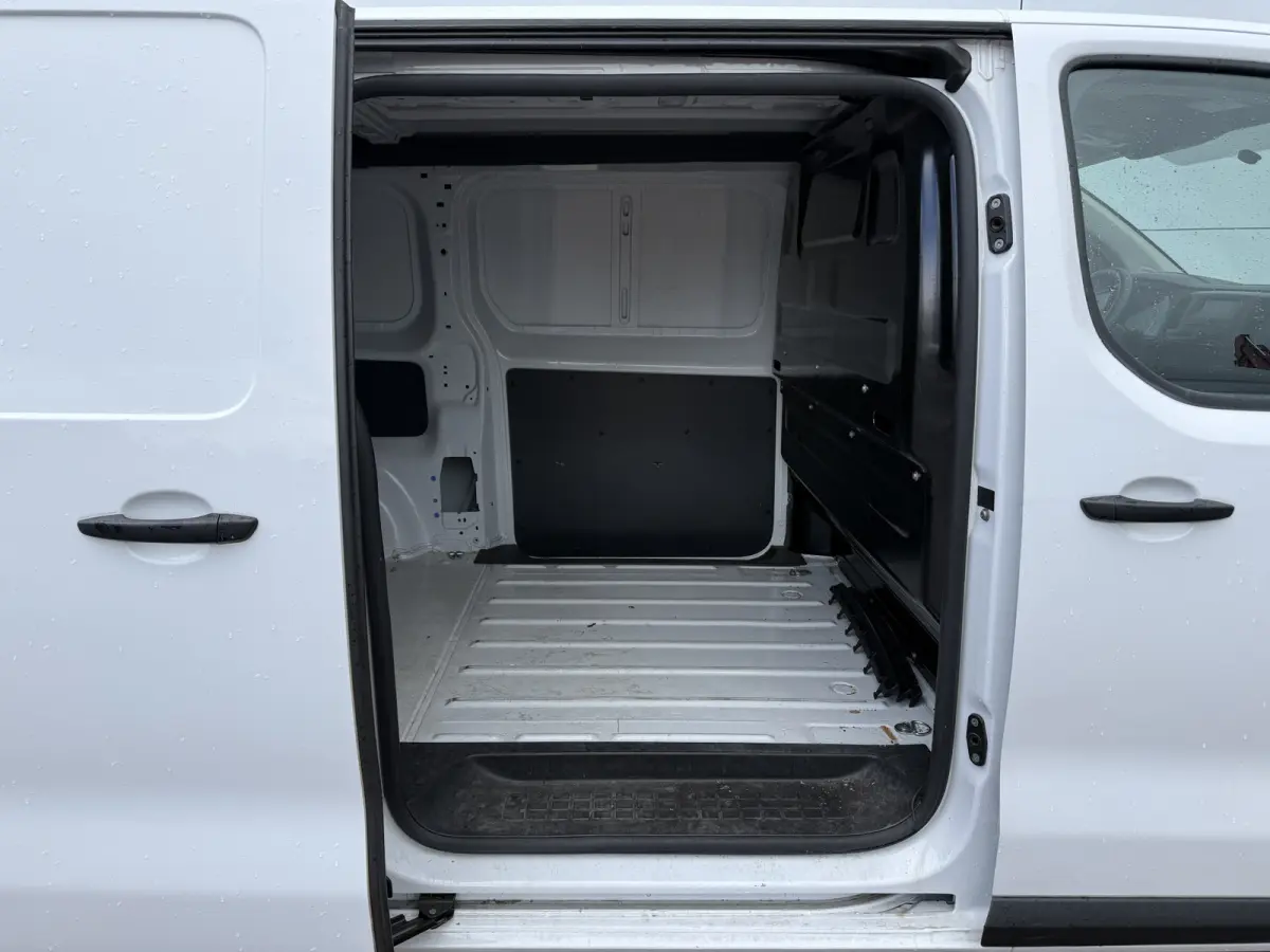 Worker 75kWh 136PK L3 348km WLTP EV Snelladen Climate control Cruise control Laadkabel