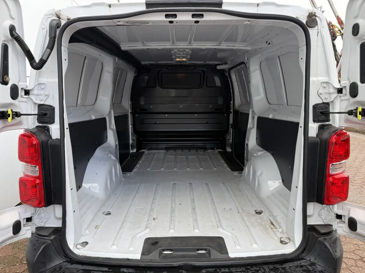 Worker 75kWh 136PK L3 348km WLTP EV Snelladen Climate control Cruise control Laadkabel