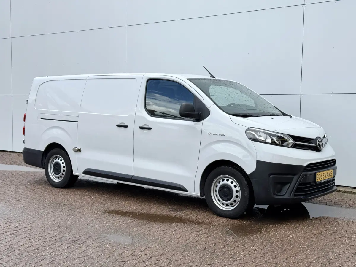 Worker 75kWh 136PK L3 348km WLTP EV Snelladen Climate control Cruise control Laadkabel