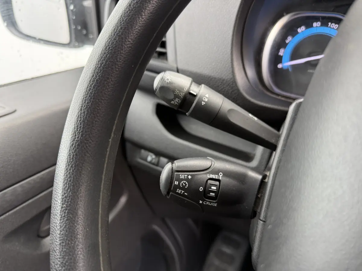 Worker 75kWh 136PK L3 348km WLTP EV Snelladen Climate control Cruise control Laadkabel