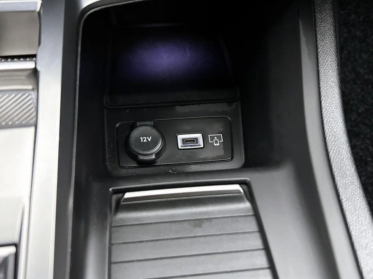 Active Pack Business | 1e-Eig.| Navi |  ECC | comfortstoel(en)  | Apple Carplay/Android Auto | Virtual Cockpit | Cruise Control | DAB |