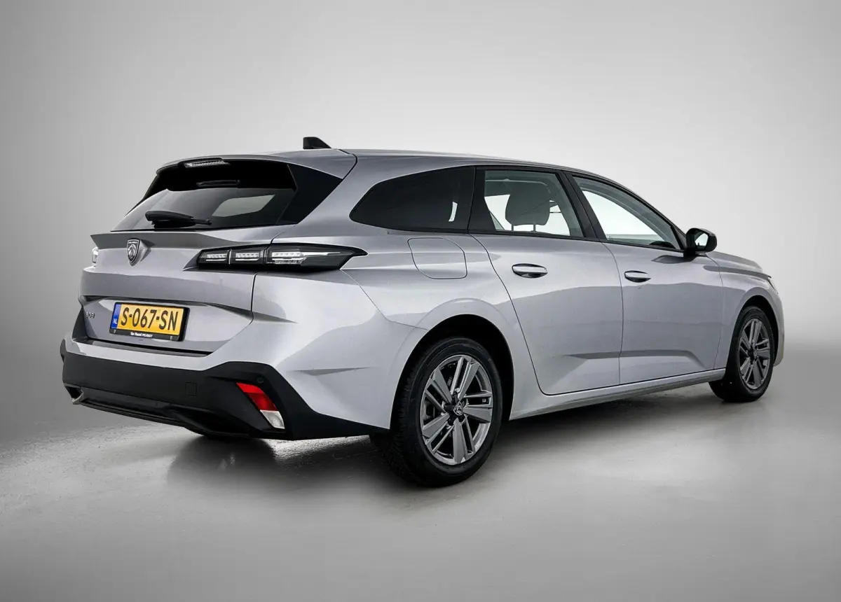 Active Pack Business | 1e-Eig.| Navi |  ECC | comfortstoel(en)  | Apple Carplay/Android Auto | Virtual Cockpit | Cruise Control | DAB |