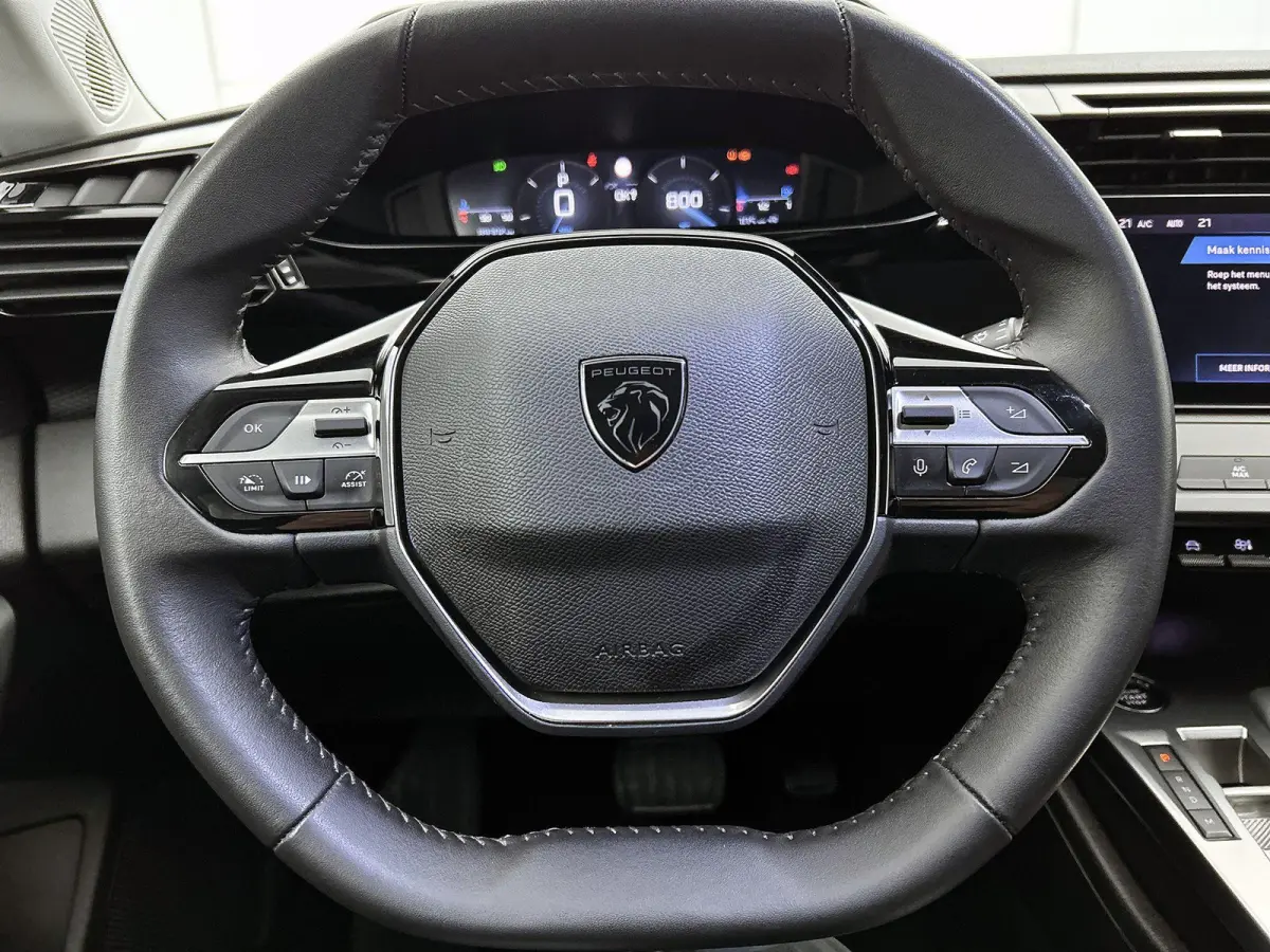 Active Pack Business | 1e-Eig.| Navi |  ECC | comfortstoel(en)  | Apple Carplay/Android Auto | Virtual Cockpit | Cruise Control | DAB |