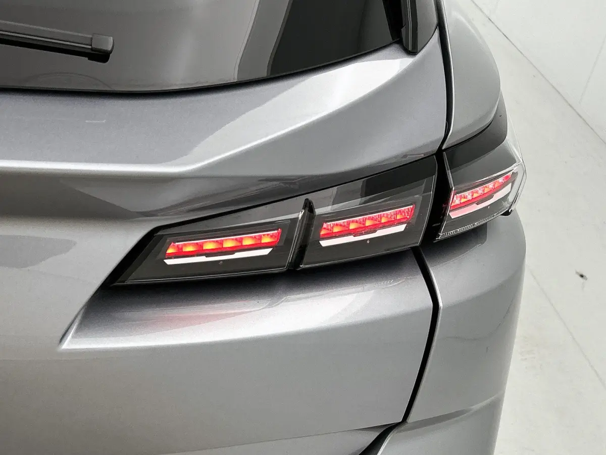 Active Pack Business | 1e-Eig.| Navi |  ECC | comfortstoel(en)  | Apple Carplay/Android Auto | Virtual Cockpit | Cruise Control | DAB |
